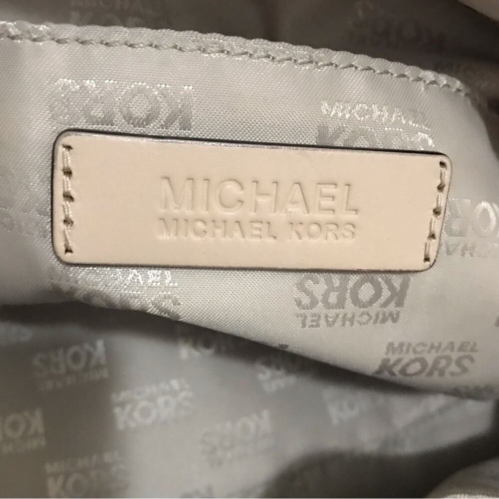 Michael Kors Grayson Vanilla Satchel - Picture 3 of 13